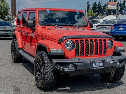 Used 2021 Jeep Wrangler Unlimited Sahara w/ Uconnect 4C Nav & Sound Group image 5