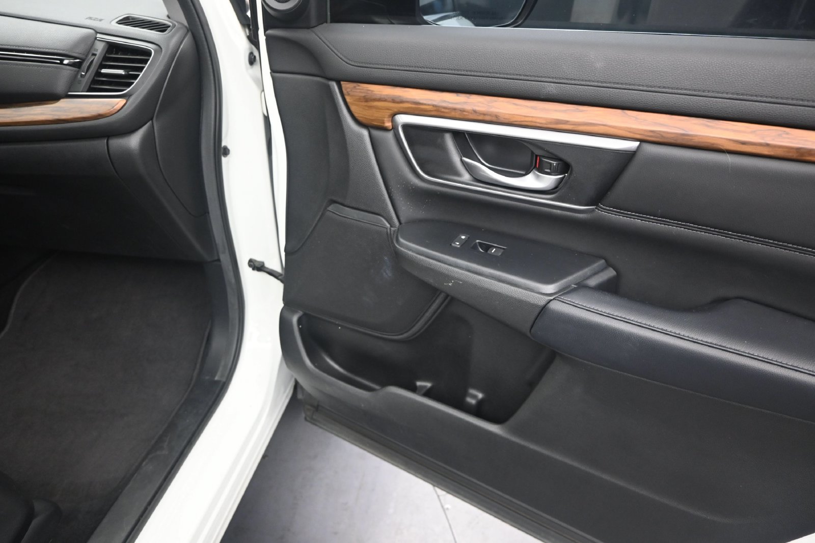 Used 2018 Honda CR-V EX-L image 23