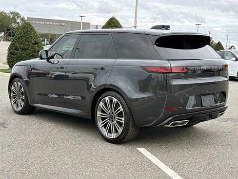 New 2026 Land Rover Range Rover Sport Dynamic SE image 3