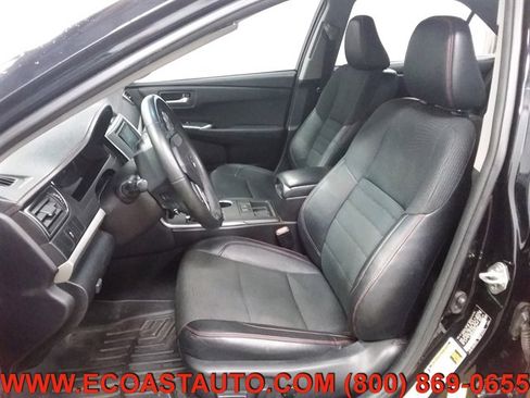 Used 2017 Toyota Camry SE image 10