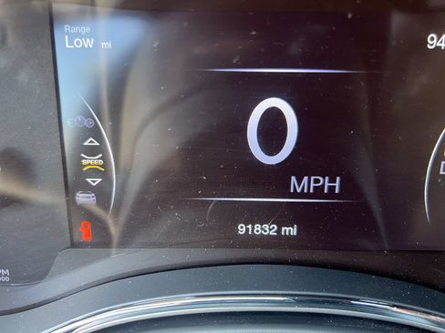 Used 2018 Jeep Grand Cherokee Altitude RWD image 22