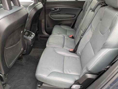 Used 2020 Volvo XC90 T6 Momentum image 17