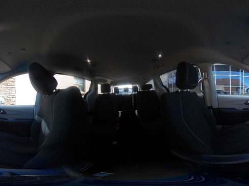 Used 2024 Chrysler Voyager LX image 42