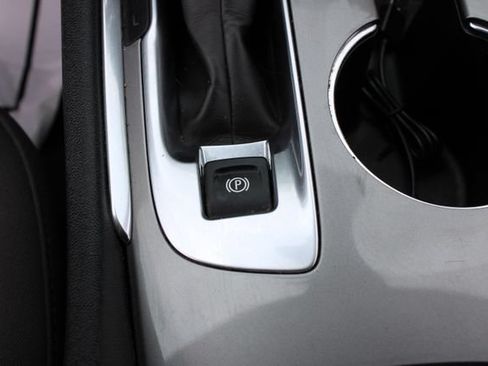 Used 2023 Chevrolet Malibu LT FWD image 28