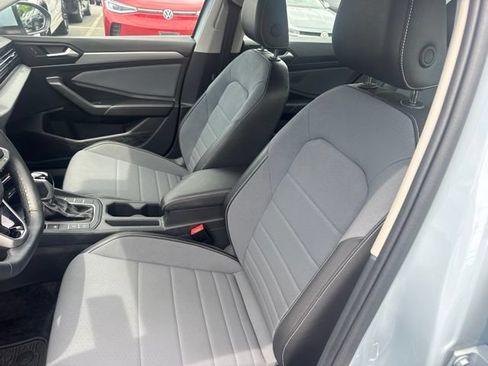 Used 2025 Volkswagen Jetta SE w/ Black Wheel Package FWD image 8