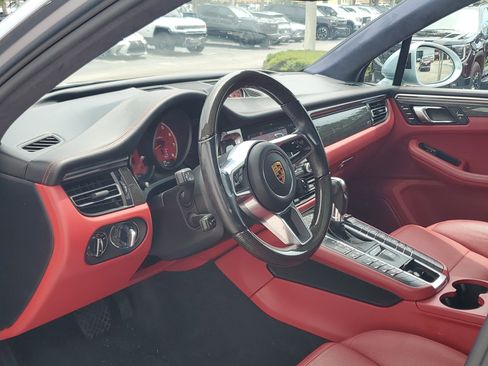 Used 2020 Porsche Macan Turbo AWD/4WD image 10