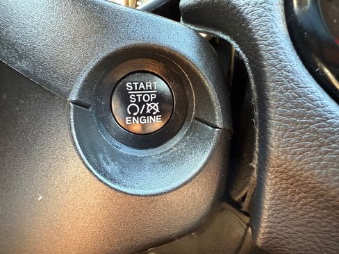 Used 2018 Jeep Compass Limited w/ Safe & Security Group image 33