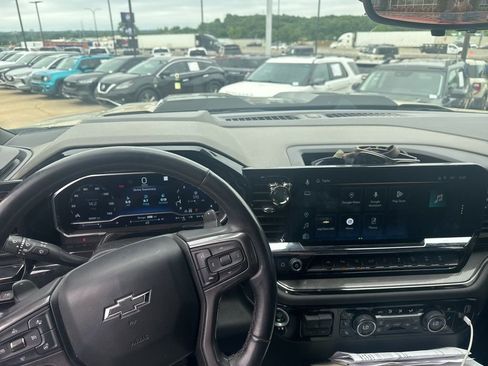 Used 2022 Chevrolet Silverado 1500 ZR2 w/ Technology Package AWD/4WD image 11