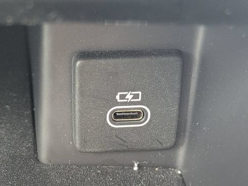 Used 2024 Land Rover Discovery Dynamic SE AWD/4WD image 25