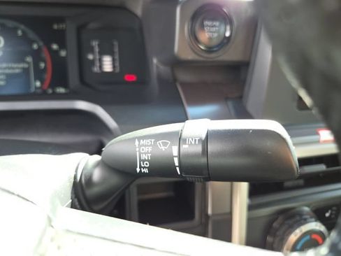 Used 2025 Toyota Tacoma SR5 AWD/4WD image 31