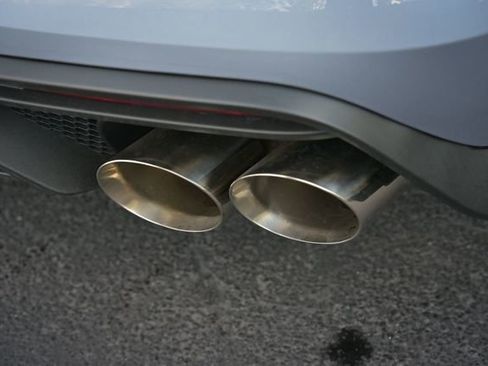 Used 2022 Ford Mustang Shelby GT500 w/ Carbon Fiber Track Pack image 15