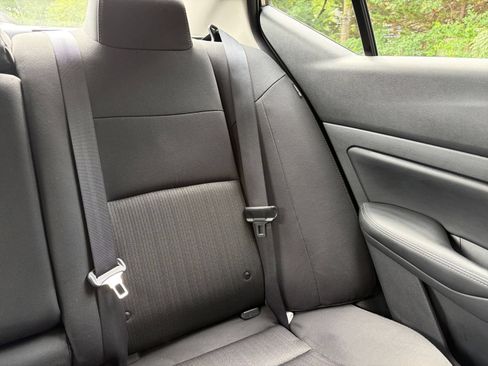 Used 2025 Nissan Altima 2.5 SV FWD image 37