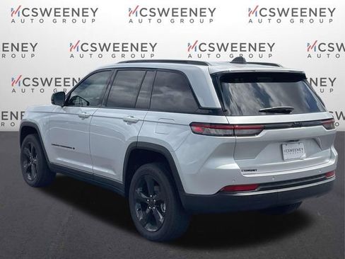 New 2025 Jeep Grand Cherokee Altitude RWD image 5