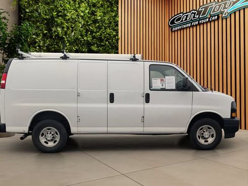 Used 2021 Chevrolet Express 2500 RWD image 5