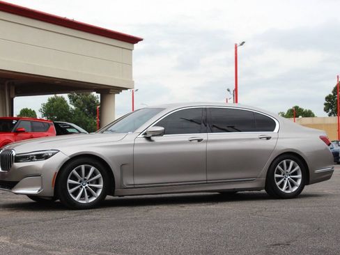 Used 2022 BMW 740i xDrive AWD/4WD image 6