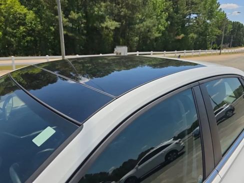 Used 2019 Volkswagen Jetta SE FWD image 12