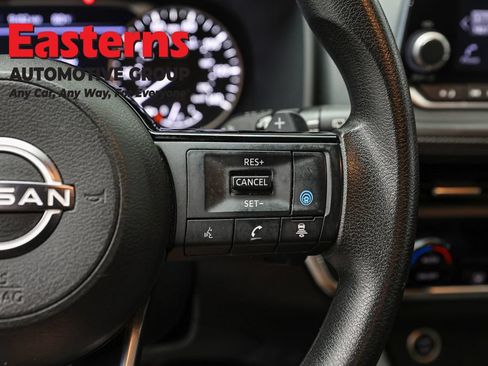 Used 2023 Nissan Rogue SV AWD/4WD image 15