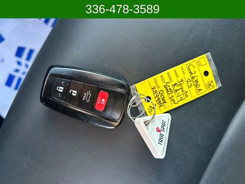 Used 2023 Toyota RAV4 XLE Premium image 28