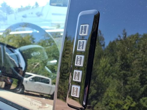 New 2026 Ford F250 XLT w/ XLT Premium Package AWD/4WD image 17