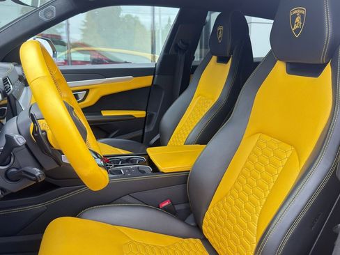 Used 2019 Lamborghini Urus AWD/4WD image 4