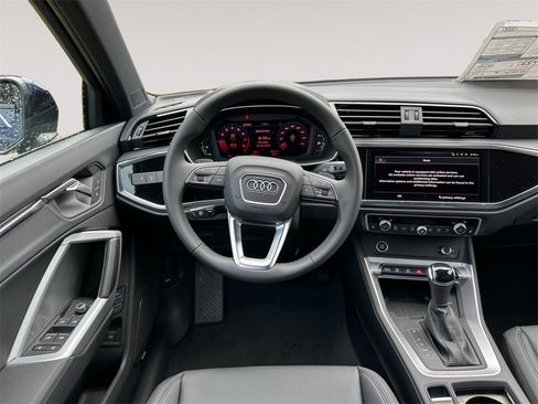New 2025 Audi Q3 2.0T Premium image 12