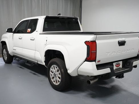 Used 2026 Toyota Tacoma SR5 RWD image 6