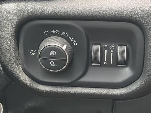 Used 2024 RAM 1500 Laramie AWD/4WD image 29