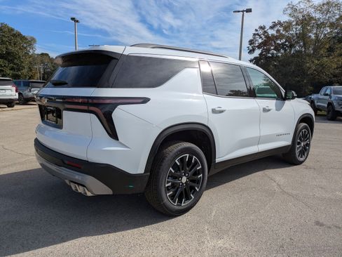 New 2026 Chevrolet Traverse LT w/ Sun and Wheel Package image 4
