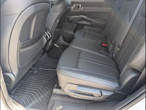 Used 2026 Kia Sorento S FWD image 8