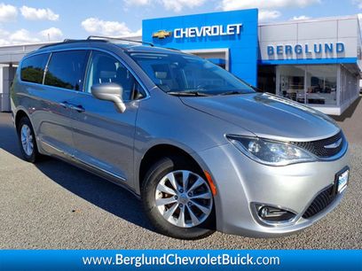 Used 2017 Chrysler Pacifica Touring-L