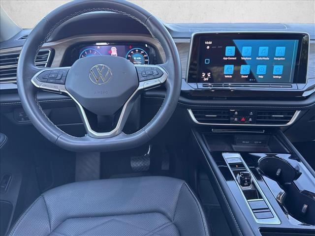 Used 2024 Volkswagen Atlas SE FWD image 17