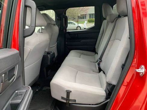 Used 2025 Toyota Tacoma SR5 AWD/4WD image 26