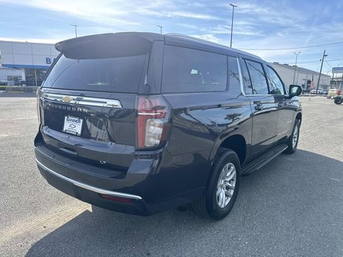 Certified 2024 Chevrolet Suburban LT RWD image 5