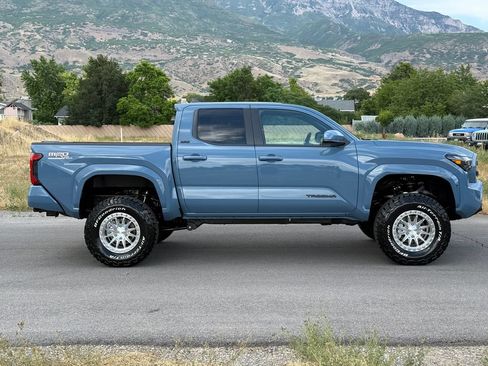 Used 2026 Toyota Tacoma SR5 AWD/4WD image 8