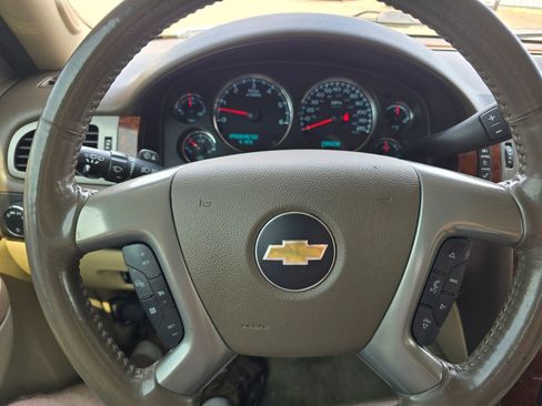 Used 2014 Chevrolet Suburban LTZ image 10