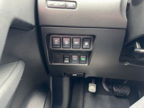Used 2020 Nissan Rogue SV AWD/4WD image 15