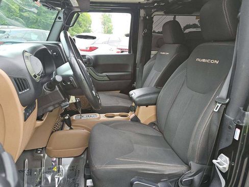Used 2016 Jeep Wrangler Rubicon w/ Power Convenience Group AWD/4WD image 3