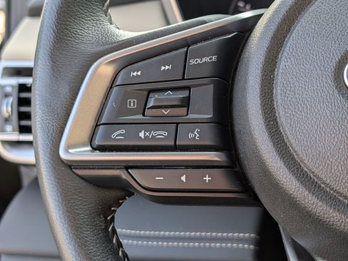 Used 2023 Subaru Outback Limited image 25