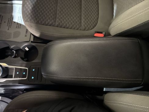 Used 2021 Ford Escape SE FWD image 21