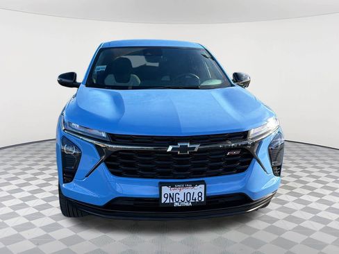 Used 2024 Chevrolet Trax RS w/ Driver Confidence Package image 2