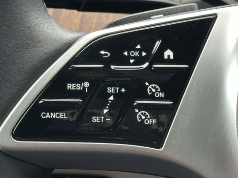 Certified 2025 Mercedes-Benz C 300 4MATIC Sedan image 18