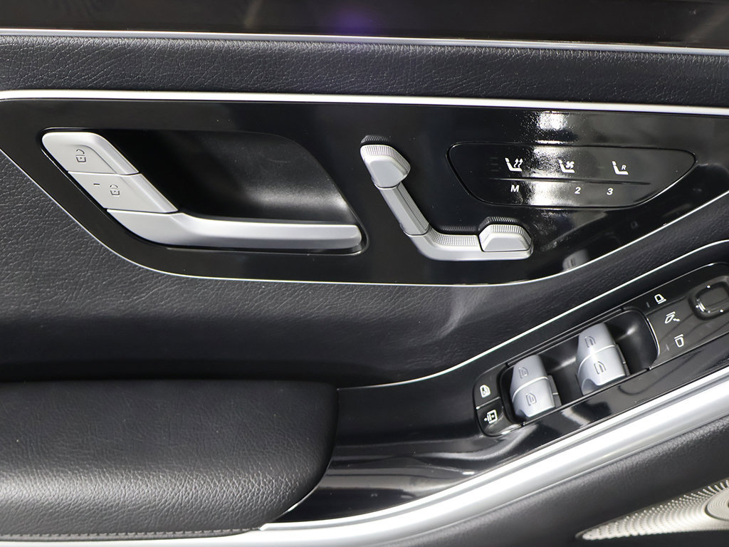 Used 2023 Mercedes-Benz S 500 4MATIC w/ AMG Line image 40