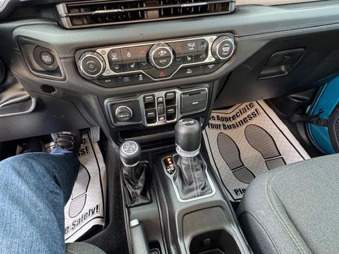 Used 2024 Jeep Wrangler Sahara image 26