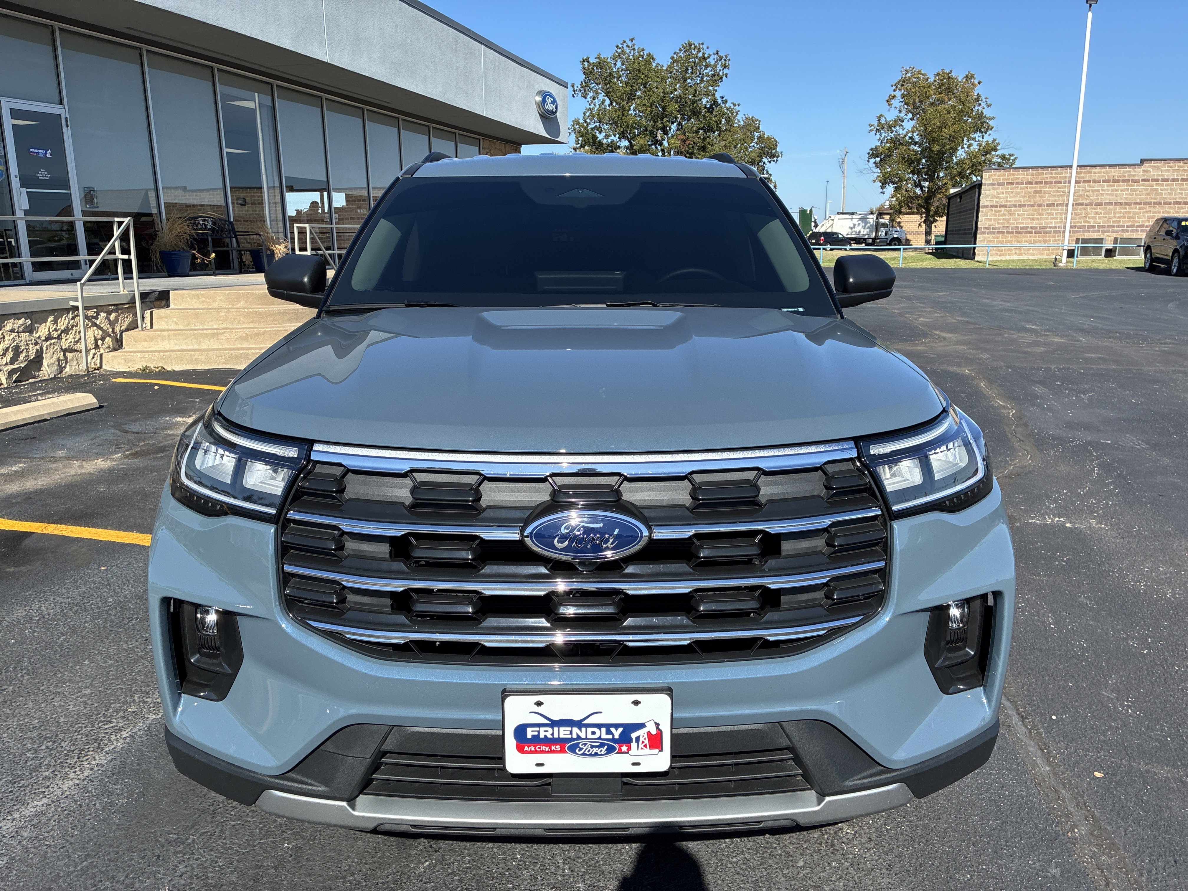 Used 2025 Ford Explorer Active w/ Active Comfort Package RWD image 5