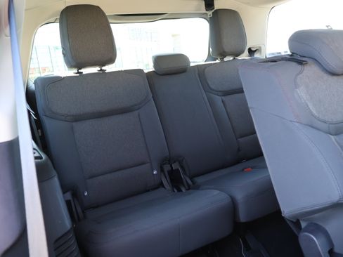 Used 2025 Ford Expedition Active image 39