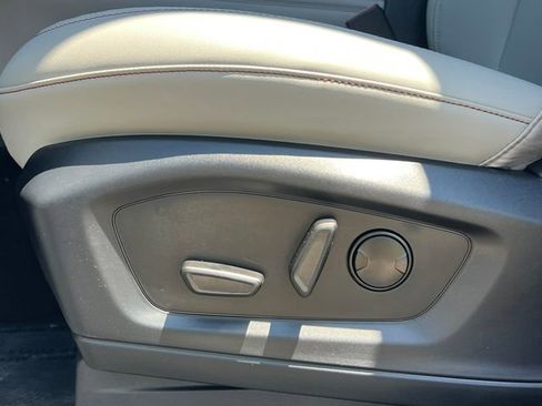 New 2026 Ford Explorer Active w/ Active Comfort Package AWD/4WD image 12