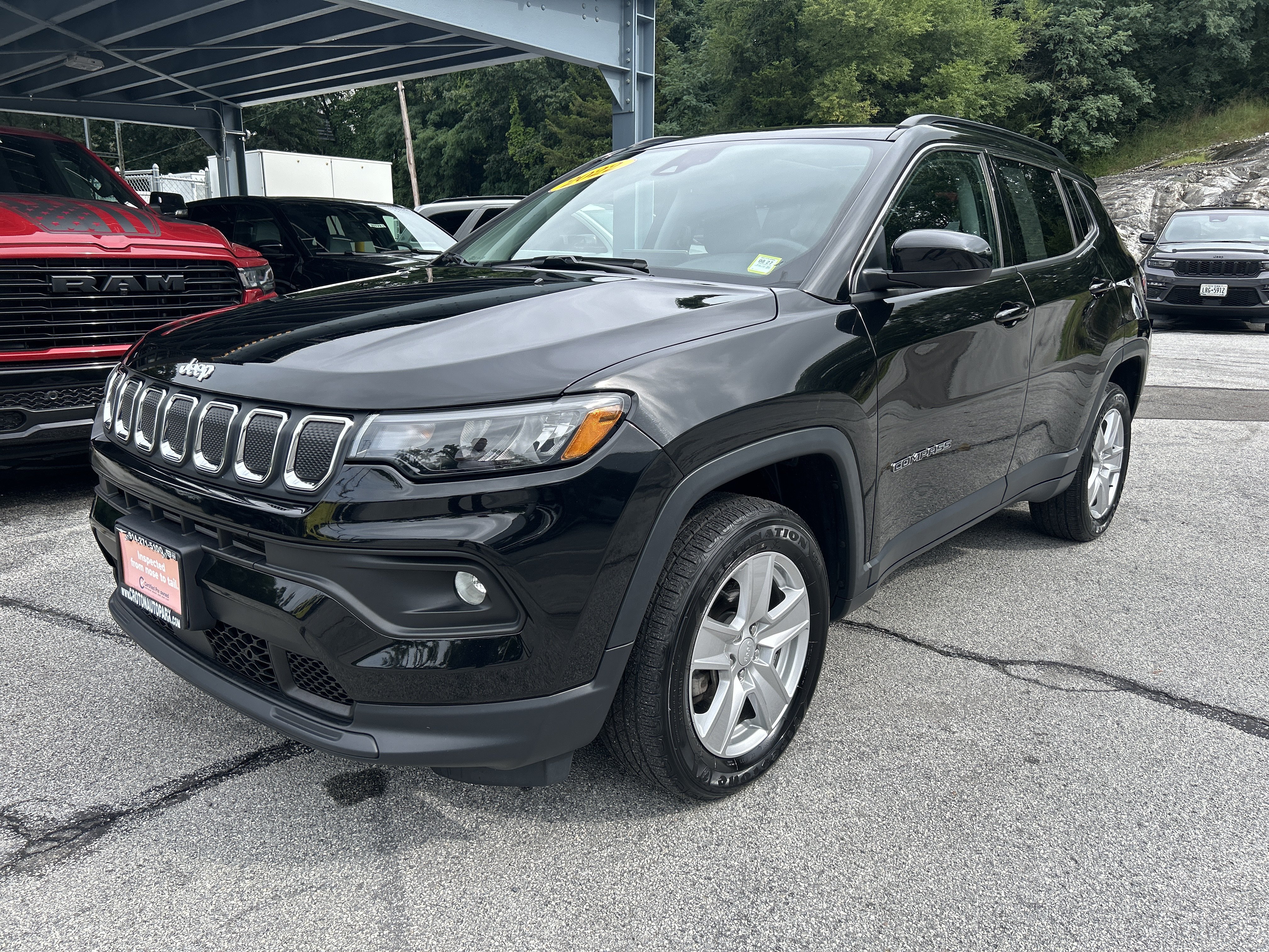 Certified 2022 Jeep Compass Latitude w/ Sun and Sound Group AWD/4WD image 1