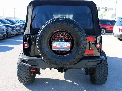 Used 2017 Jeep Wrangler Unlimited Rubicon image 8
