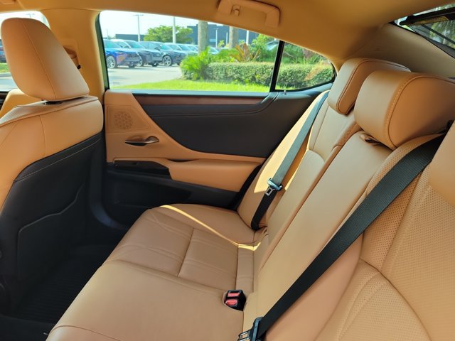 Used 2024 Lexus ES 350 w/ Technology Package FWD image 12