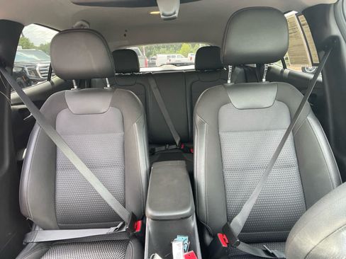 Used 2025 Chevrolet Trax LT FWD image 26